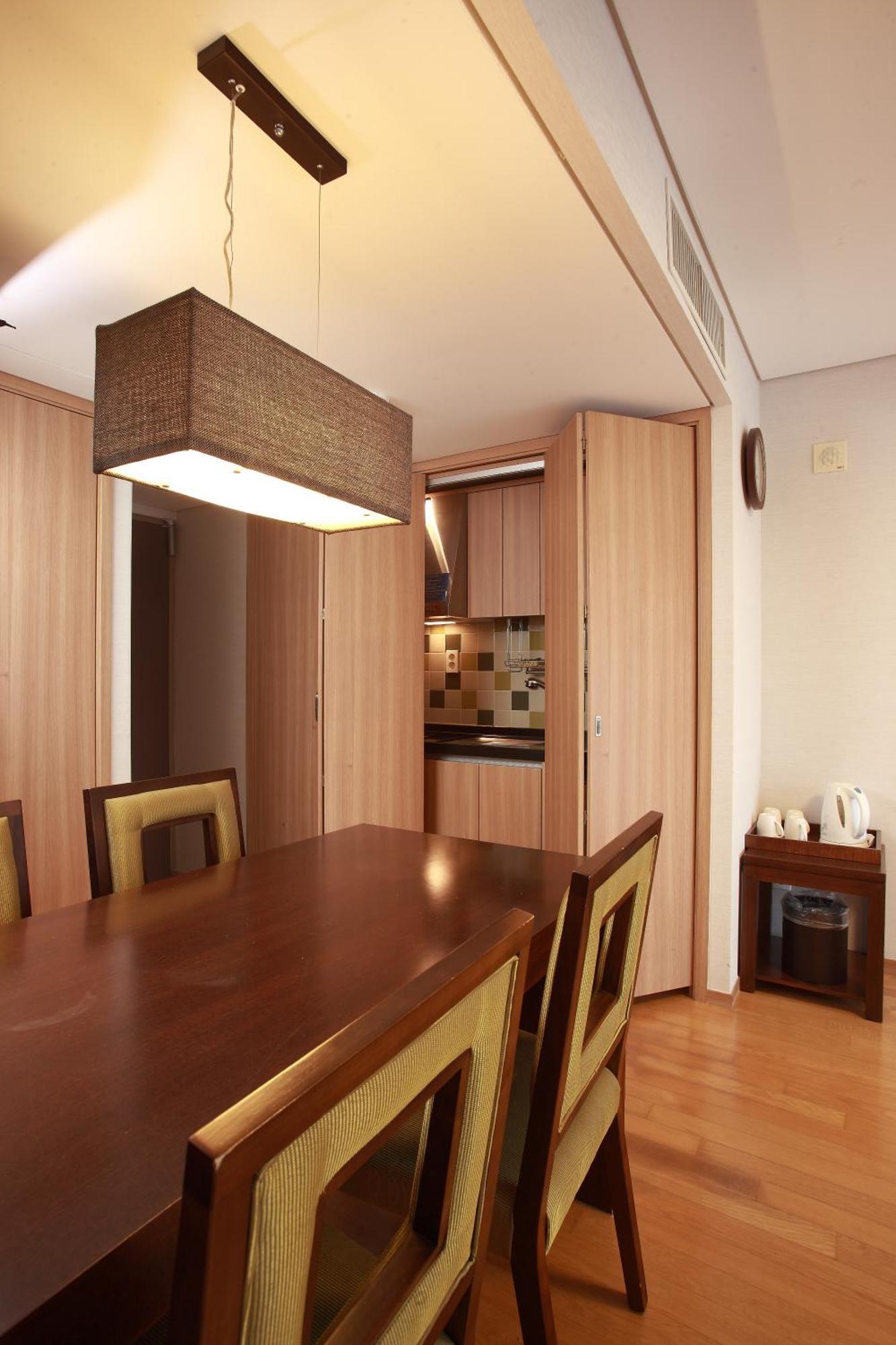 Hotel Riviera Geoje Extérieur photo