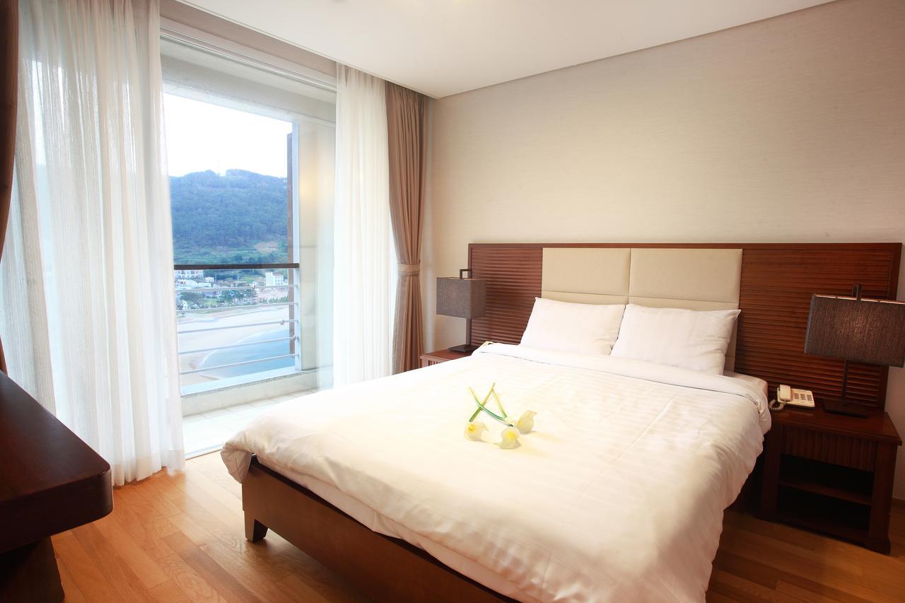 Hotel Riviera Geoje Extérieur photo