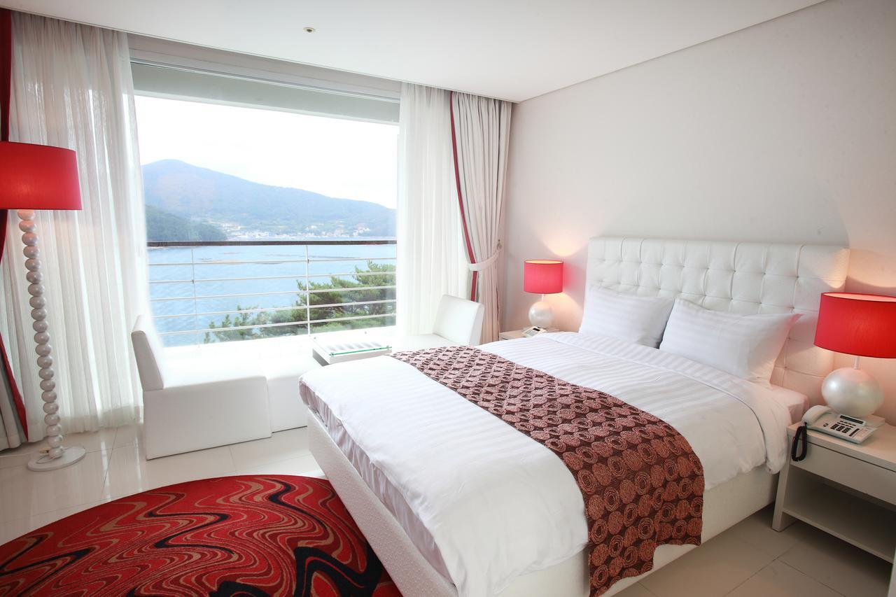 Hotel Riviera Geoje Extérieur photo