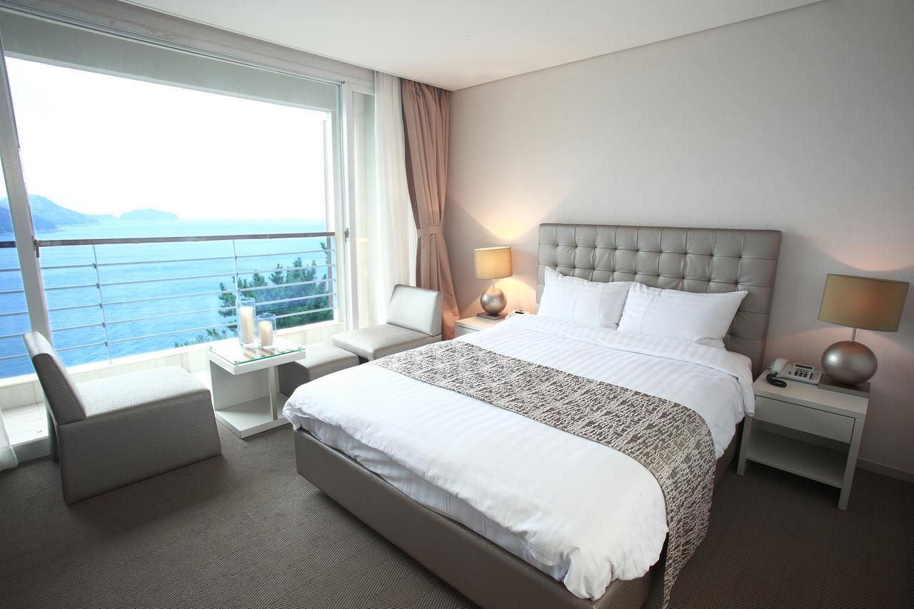 Hotel Riviera Geoje Extérieur photo