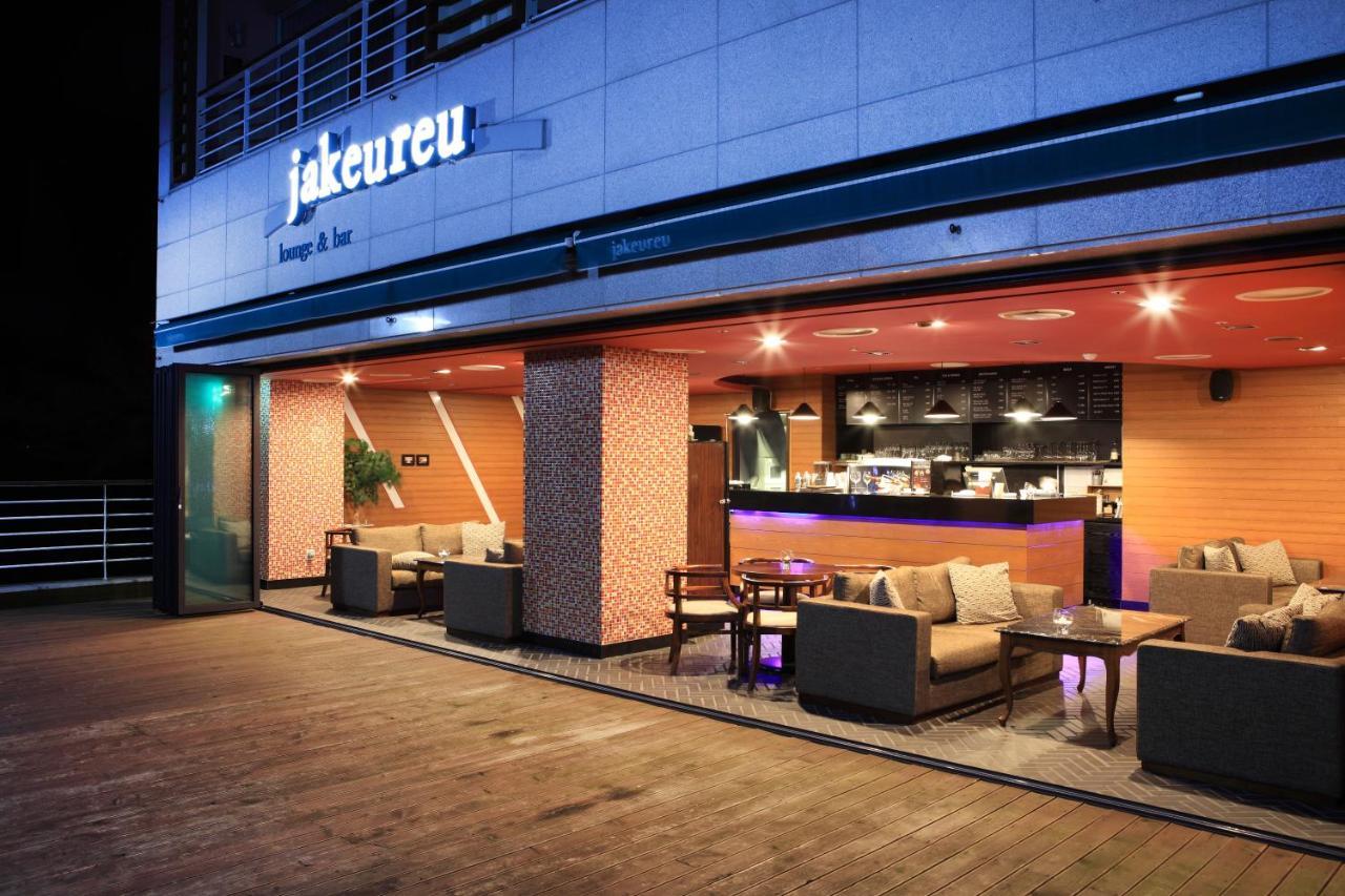 Hotel Riviera Geoje Extérieur photo