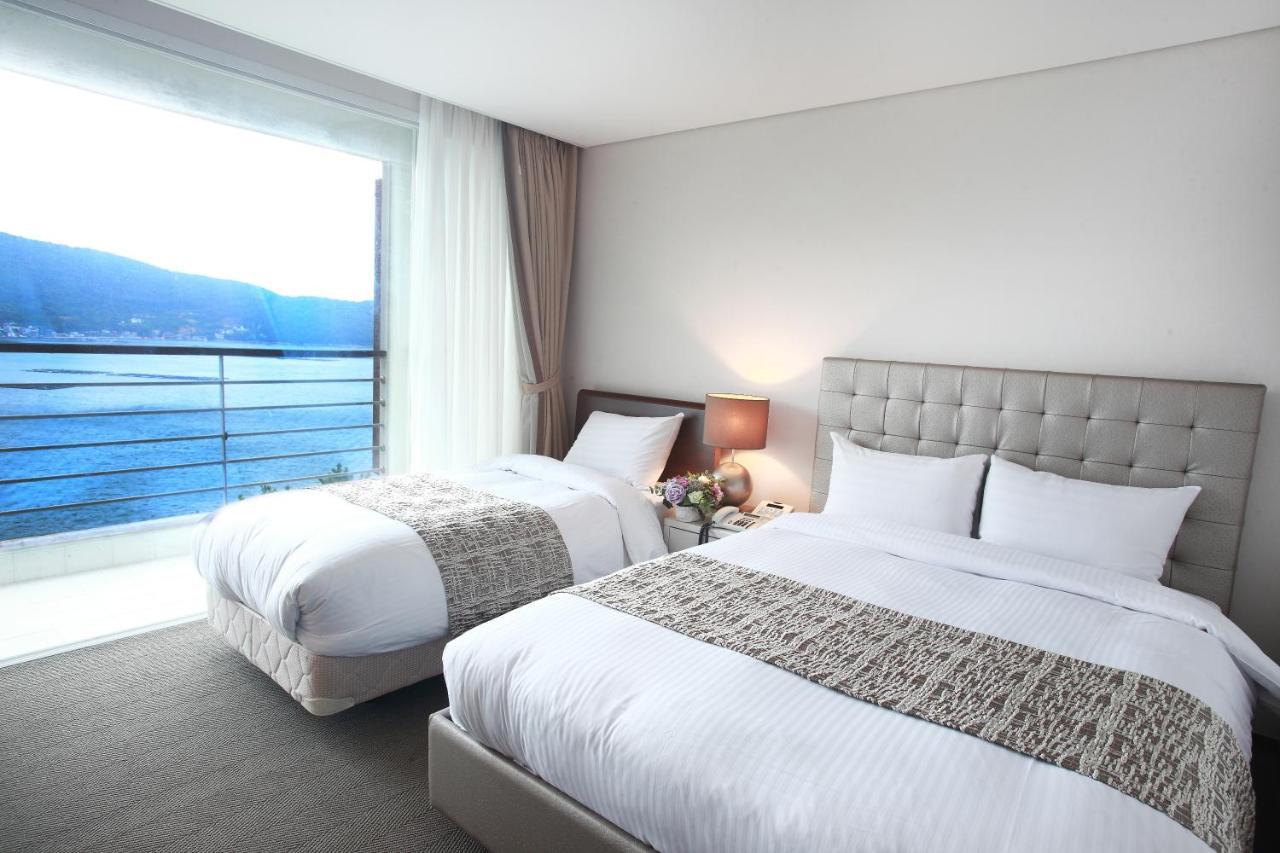 Hotel Riviera Geoje Extérieur photo