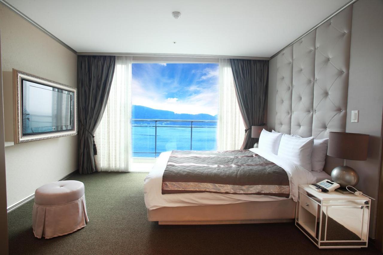 Hotel Riviera Geoje Extérieur photo